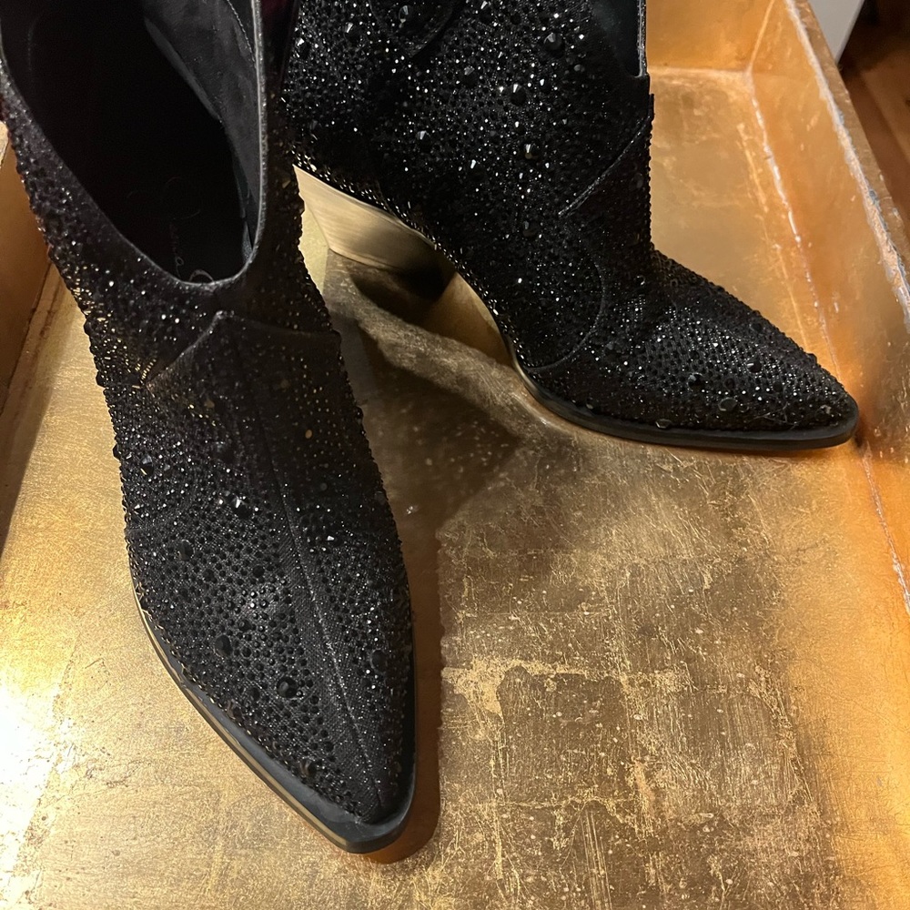 Jessica Simpson never been worn cowboy boots.